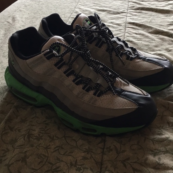 Nike Air Max - Picture 3 of 4